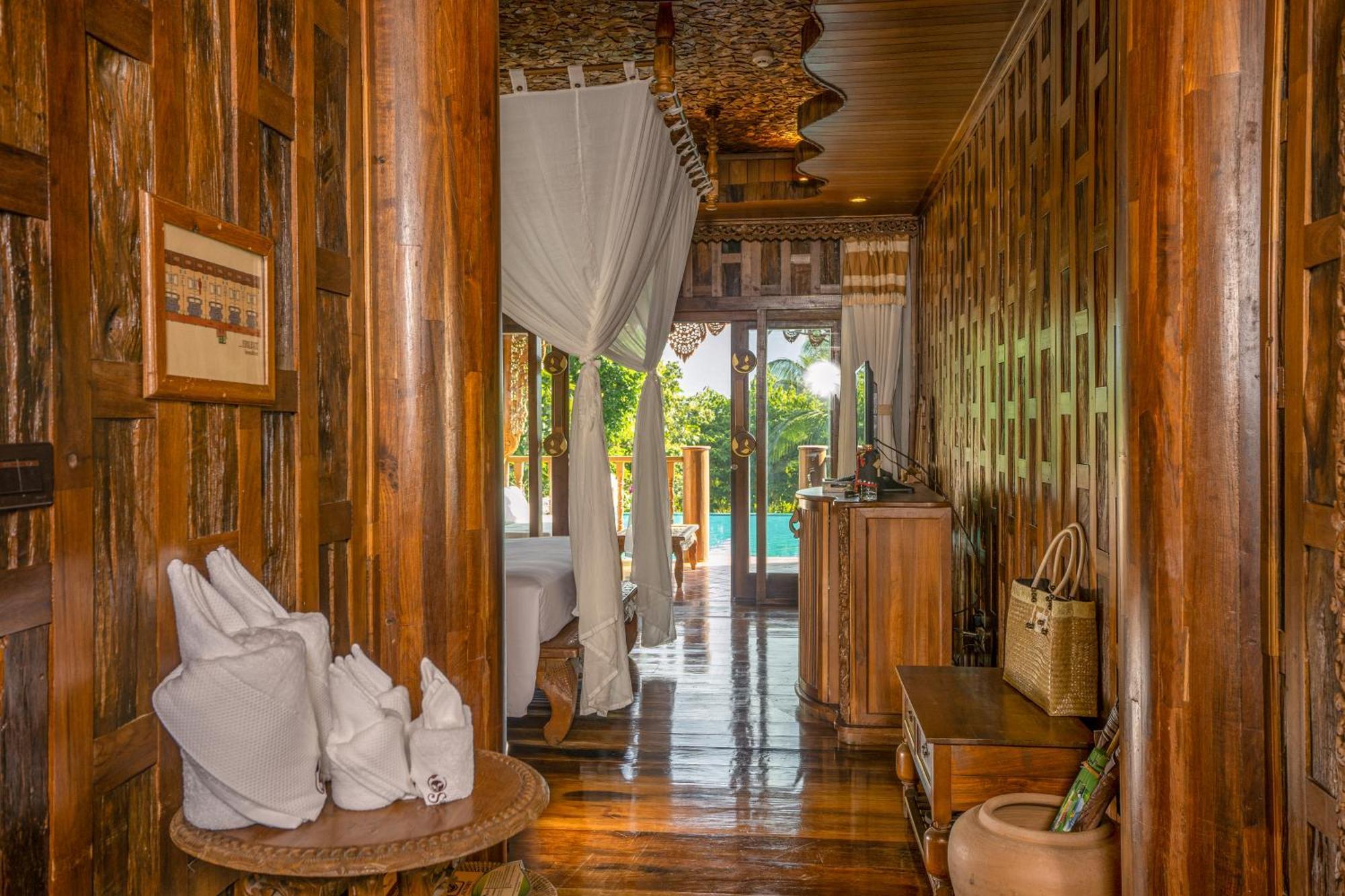 Santhiya Koh Phangan Resort And Spa Eksteriør bilde Interior of a villa at the resort