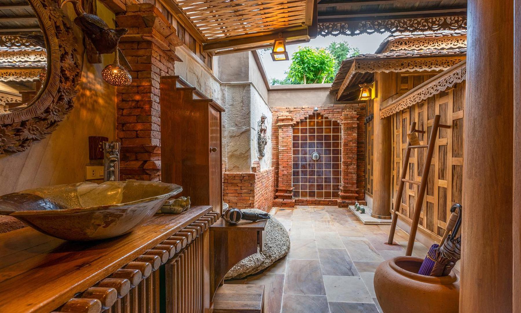 Santhiya Koh Phangan Resort And Spa Eksteriør bilde A traditional Japanese bathroom
