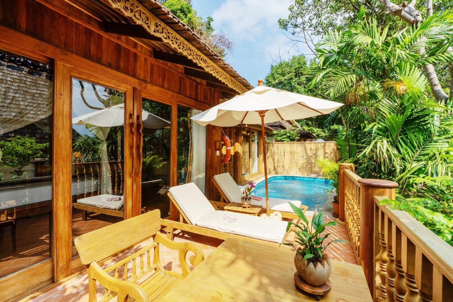 Santhiya Koh Phangan Resort And Spa Eksteriør bilde A pool villa at the resort