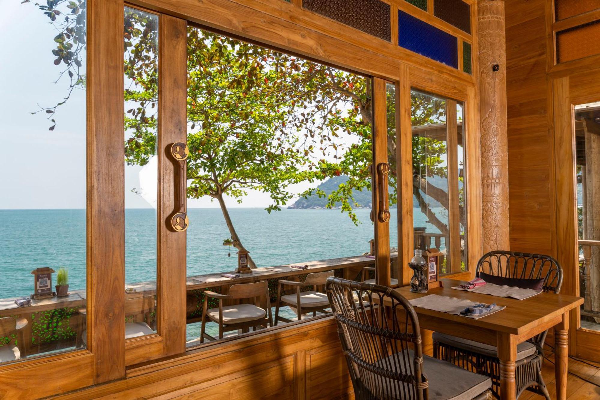 Santhiya Koh Phangan Resort And Spa Eksteriør bilde Interior of the restaurant
