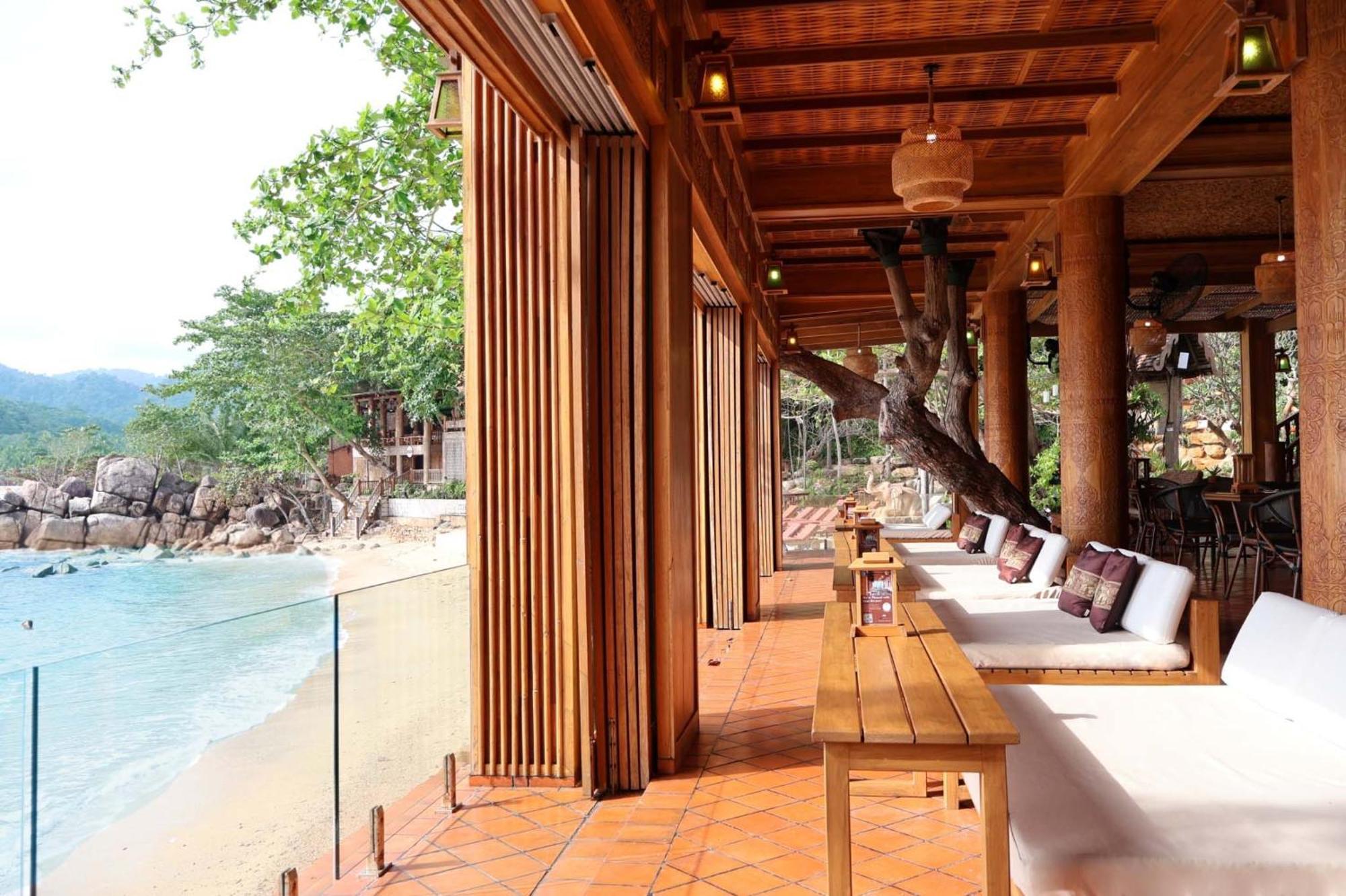Santhiya Koh Phangan Resort And Spa Eksteriør bilde The Beach Club