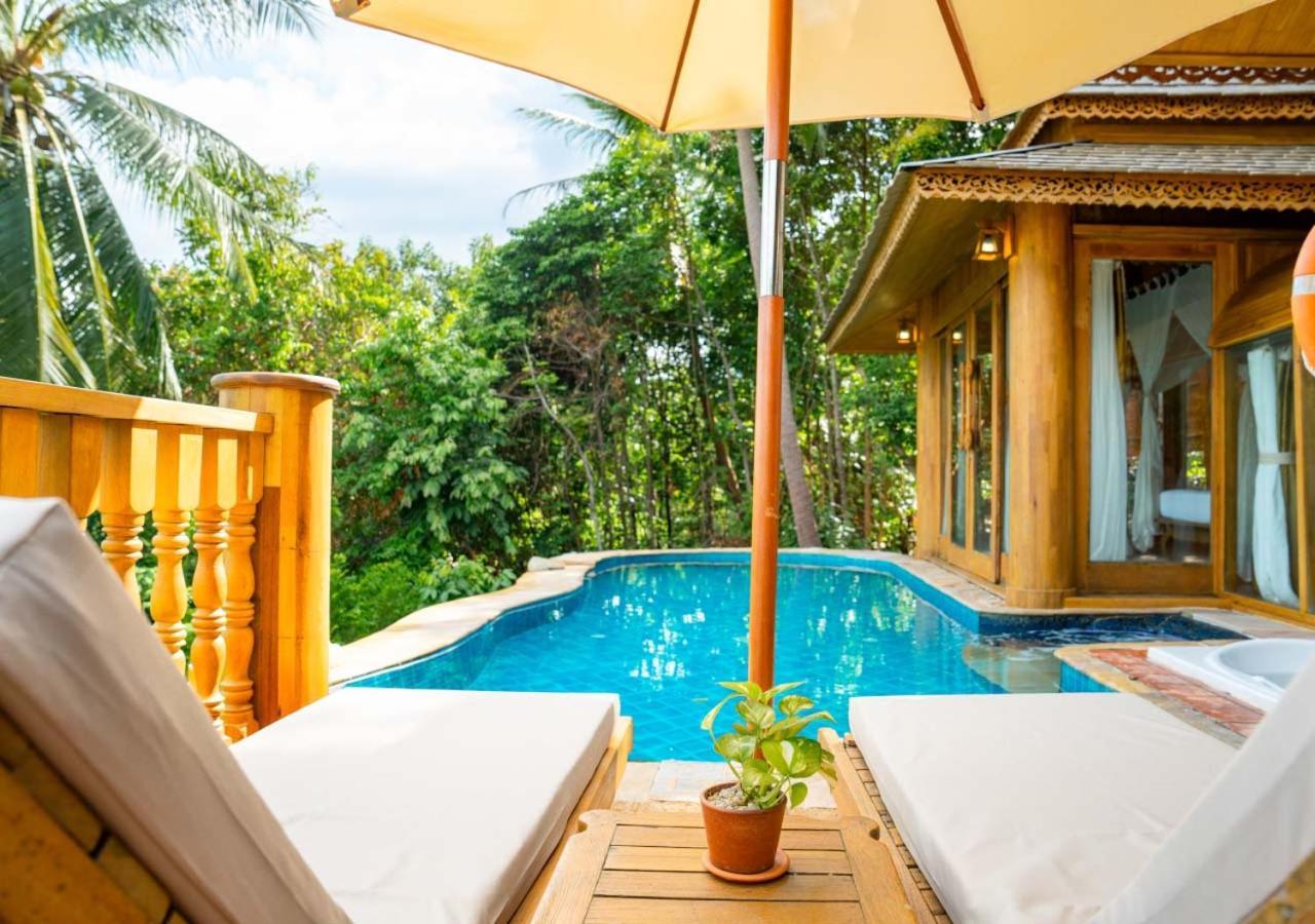 Santhiya Koh Phangan Resort And Spa Eksteriør bilde A pool villa at the resort