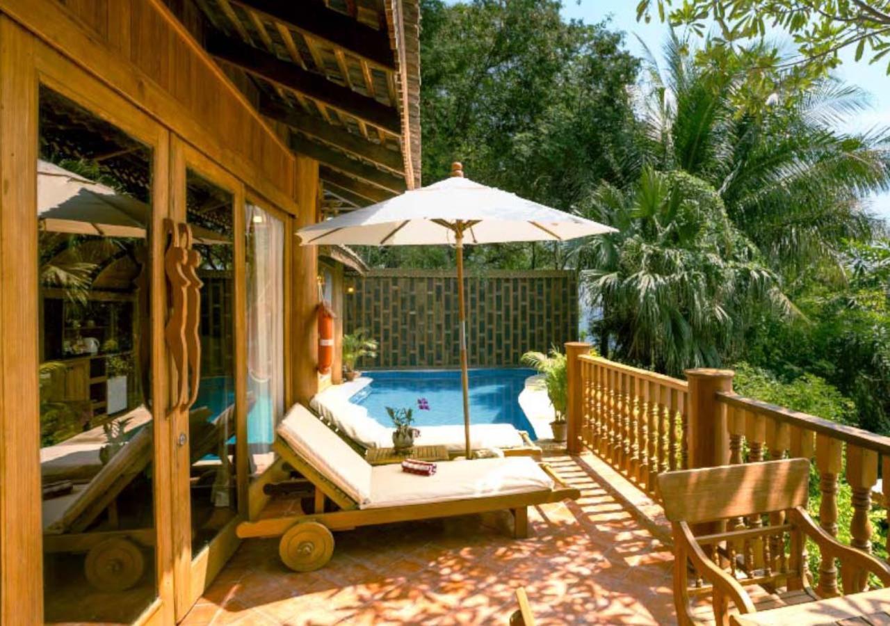 Santhiya Koh Phangan Resort And Spa Eksteriør bilde A pool villa at the resort