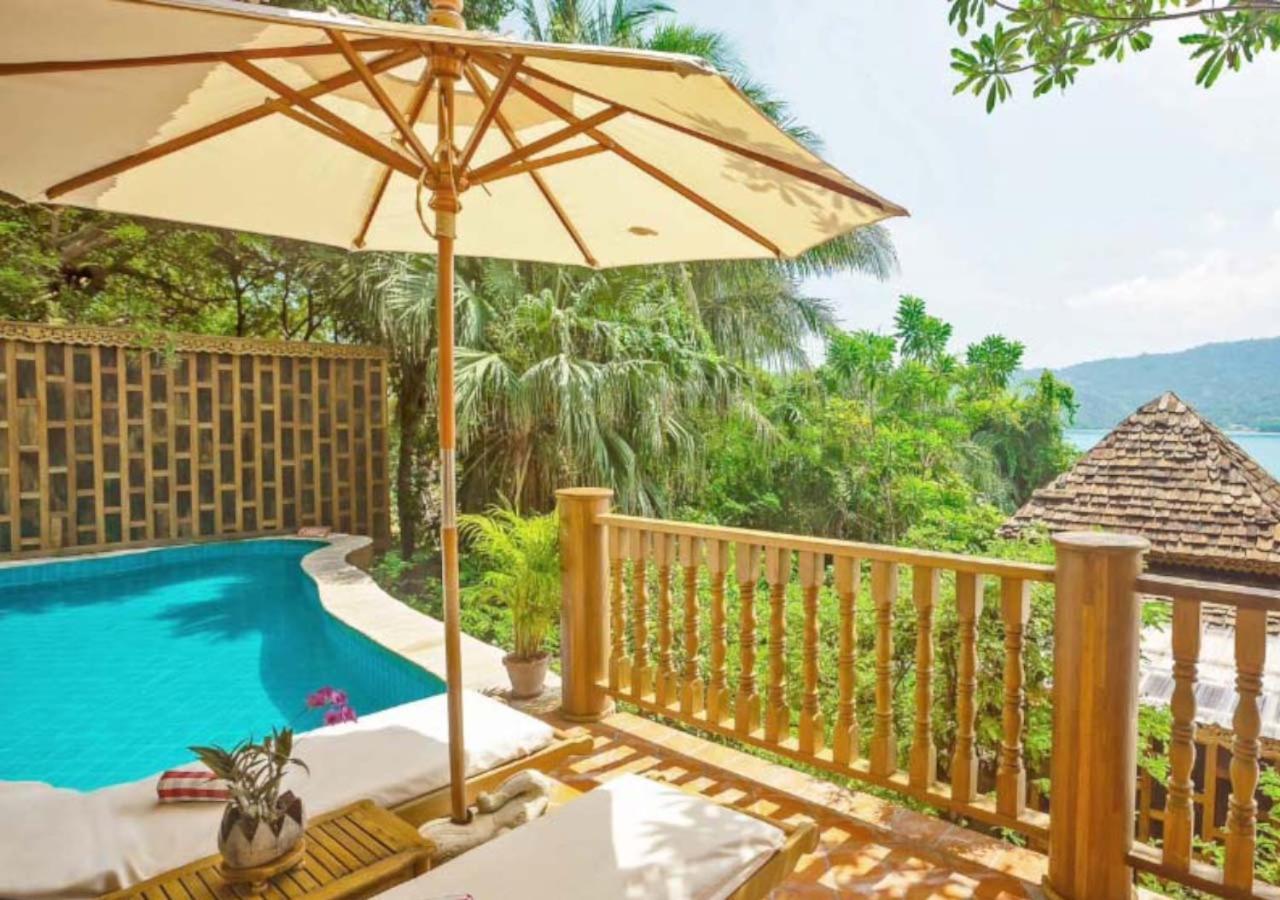 Santhiya Koh Phangan Resort And Spa Eksteriør bilde A pool at the resort
